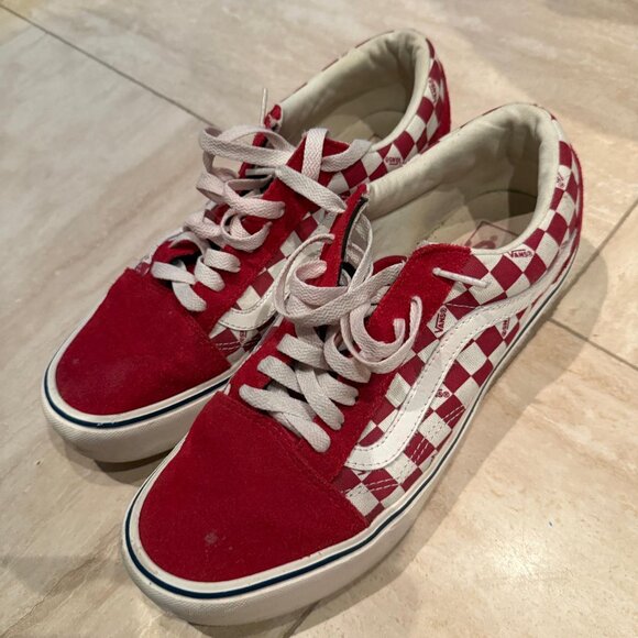 Vans Red and White Sneakers Classic Low-Top Design - Picture 2 of 3